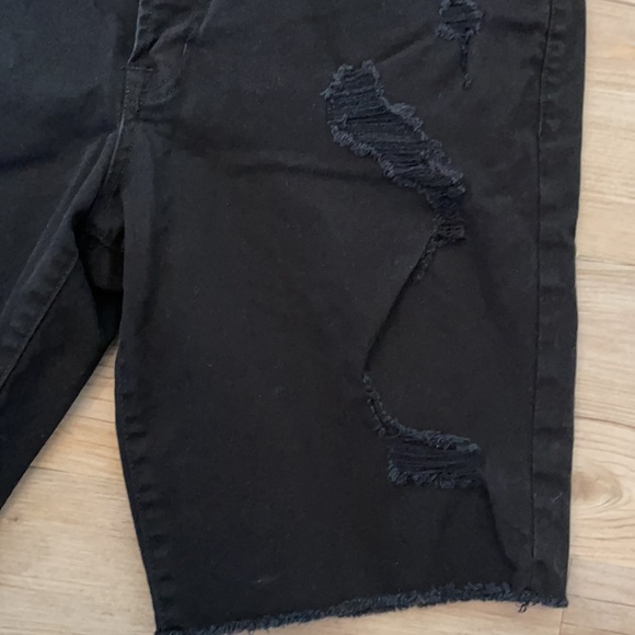 Aeropostale Men’s Black cutoff distressed shorts Size 34. BNWOT - Picture 6 of 9